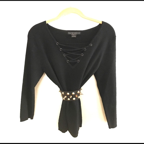 🔥SILKS Pretty Black Top with Crisscross Neckline - Picture 2 of 2